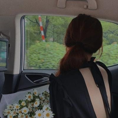 隔壁的吸血鬼美眉